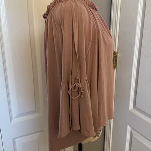 Lavender Field women’s long bell sleeves top size Large.